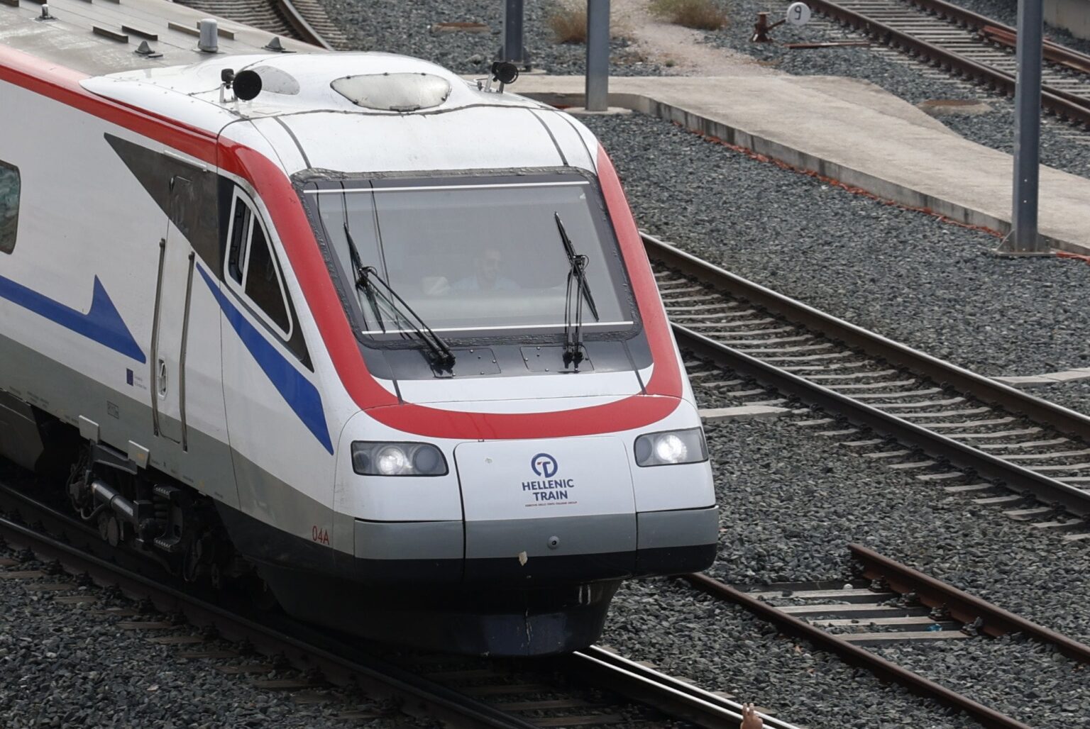 アテネはほぼ「テンペ」：ドゥキシス・プラケンティアスの地下鉄線に郊外電車を送り込んだ