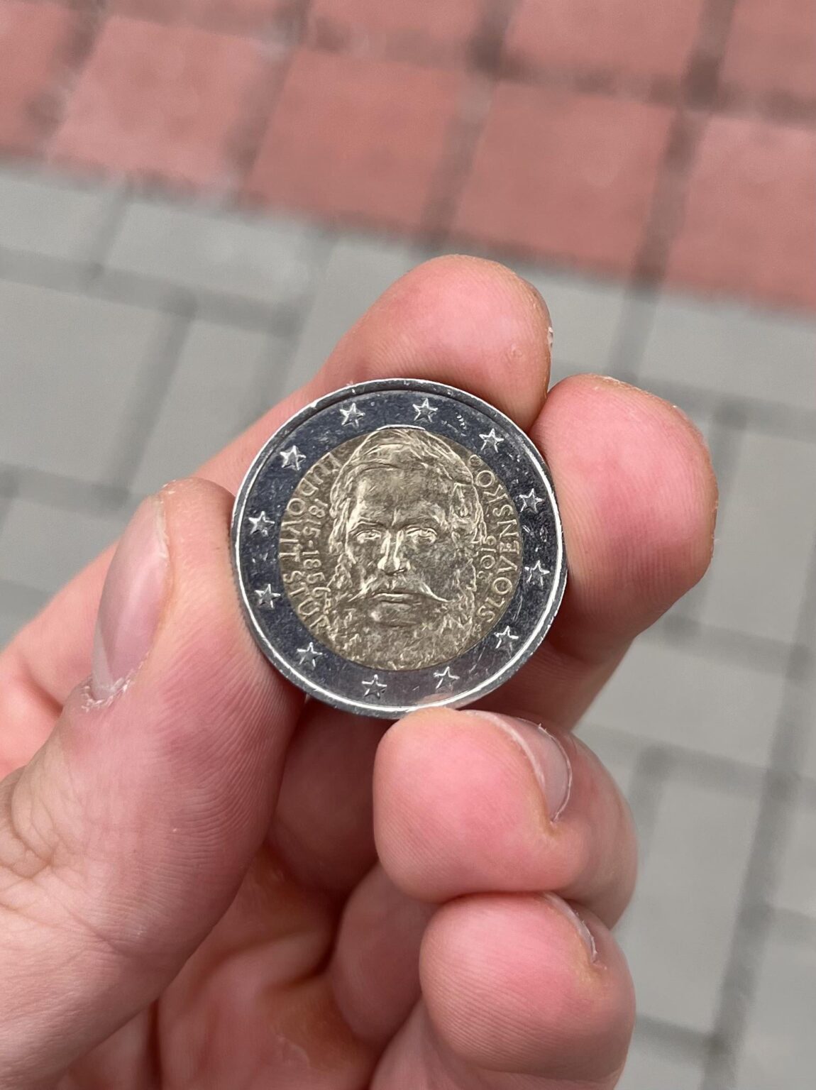 あなたはどんな珍しい 2 ユーロ硬貨を持っていますか?