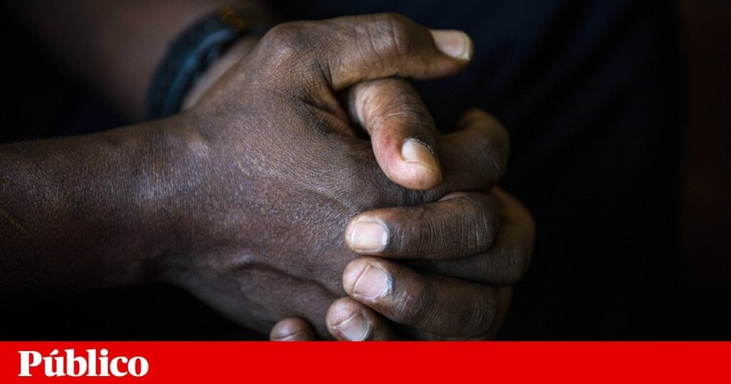 白人のみが教える人種差別に関する大学院コースが停止される