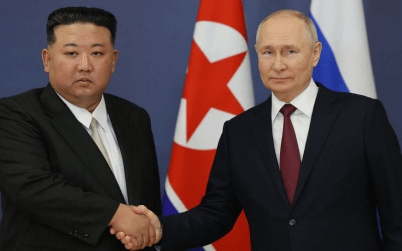 北朝鮮の独裁者金正恩氏は、ロシアの独裁者を支援するために軍隊を派遣している。ロシア帝国は小さな自由国家を占領しようとあらゆる努力をしている。そして独裁政権に軍隊を要請する。今、文明世界全体がウクライナを団結させて支援する必要があります。