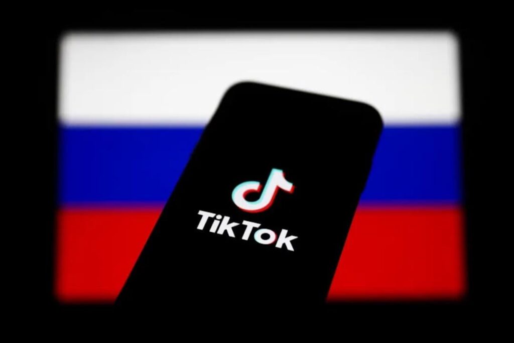 偽情報対策センターのウクライナ専門家らは、ロシアのプロパガンダを広めるという点で、Tik-Tokはテレグラムよりも害を及ぼしていると主張した。ウクライナ当局者は、TikTokプラットフォーム上のプロパガンダに対して最も脆弱な視聴者は10代と55歳以上であると述べた