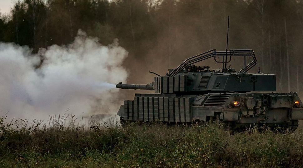 ウクライナ陸軍第 5 独立戦車旅団所属の Leopard 1A5DK-V 主力戦車 (MBT)。