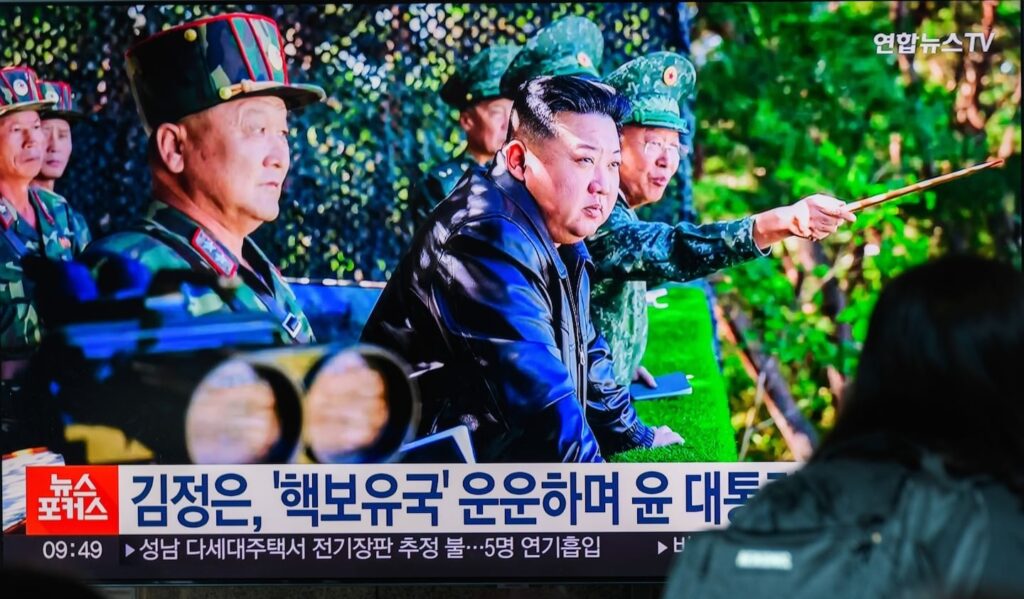 ワシントン・ポスト：北朝鮮軍がウクライナ国内でロシアを支援していると当局者らは、金正恩氏がウクライナとの戦いでロシアのプーチン氏への「全面的な支援」を約束したと述べた。韓国とキエフは、彼が現在軍人を派遣することでそれを行っていると述べた。