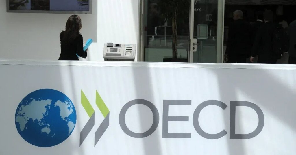 OECD反汚職作業部会はブダペストに来る予定だったが、ハンガリー閣僚が会合を望まなかったため中止された。