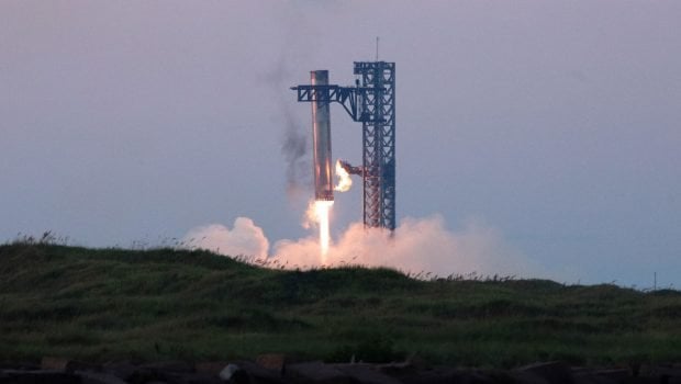 スペースX：巨大スターシップロケットが5回目の試験飛行のために打ち上げられる