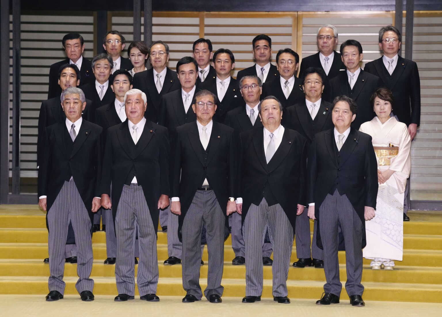 自公連立の石破内閣が正式発足 衆院9日解散、裏金再調査は否定 ― 就任8日後の衆院解散は現行憲法下で最短