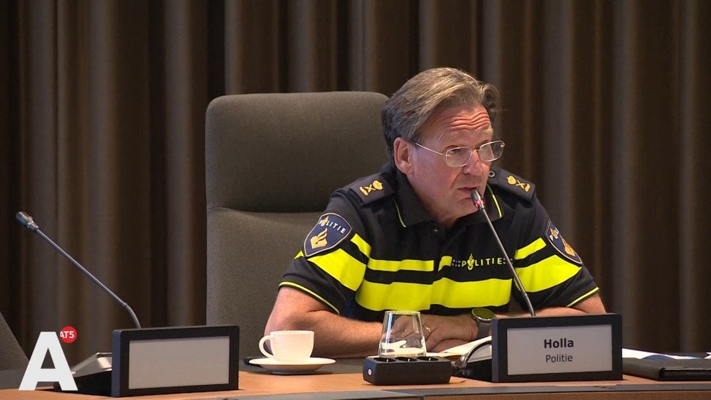 アムステルダム警察署長は、ユダヤ人の物品の警備に道徳的に反対する警察官を知らない