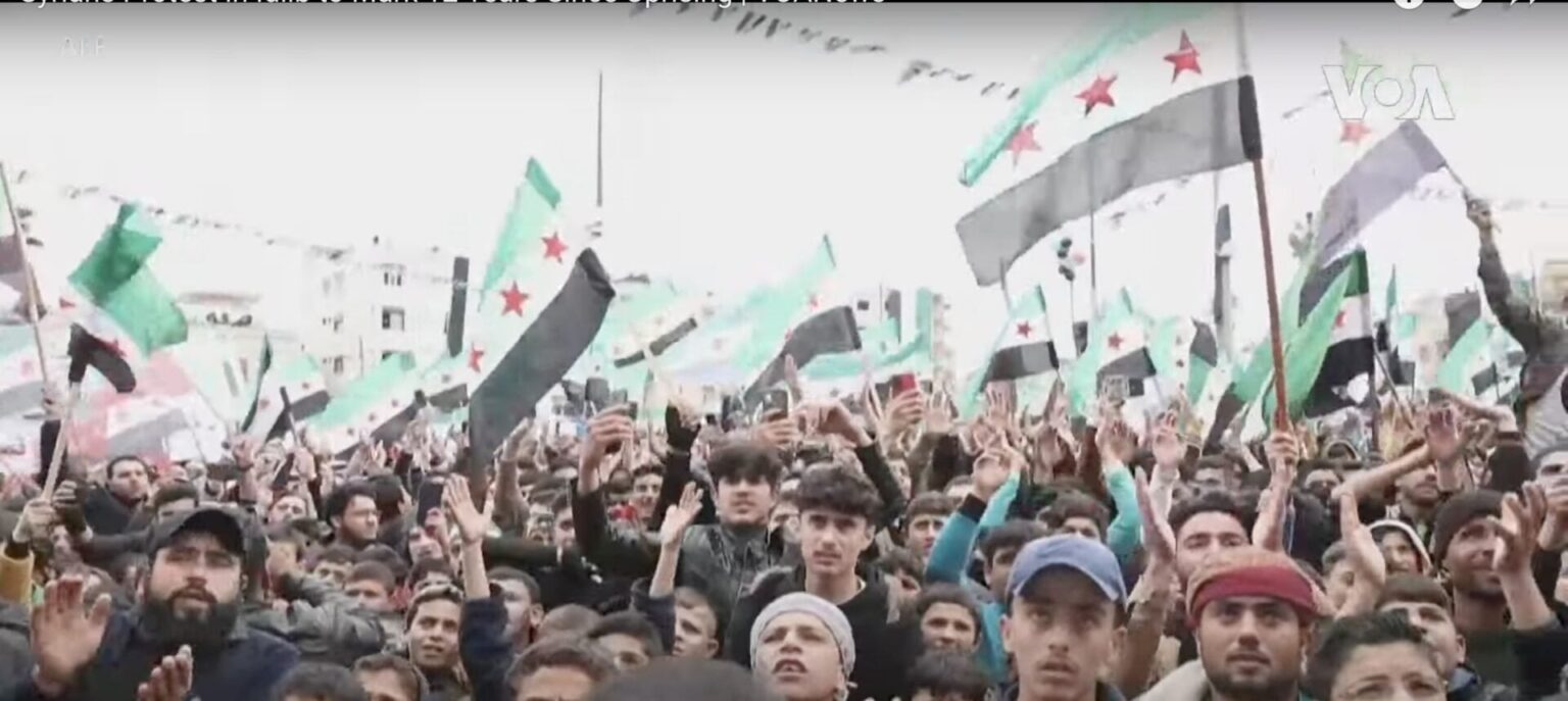 動画更新 バシャール・アル・アサド政権がシリアで崩壊 / 大統領がダマスカスから逃亡し、反政府勢力に指名手配されている / アル・アサドの所在を知るために諜報員と役人が取り調べを受けている / 野党指導者「復讐や報復のケースはないだろう」