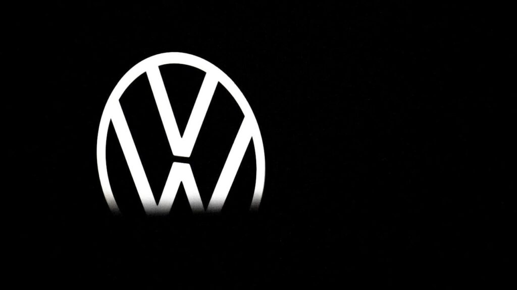 アップデートエラーで止まらなくなった自動車警報器を警察が取り締まる