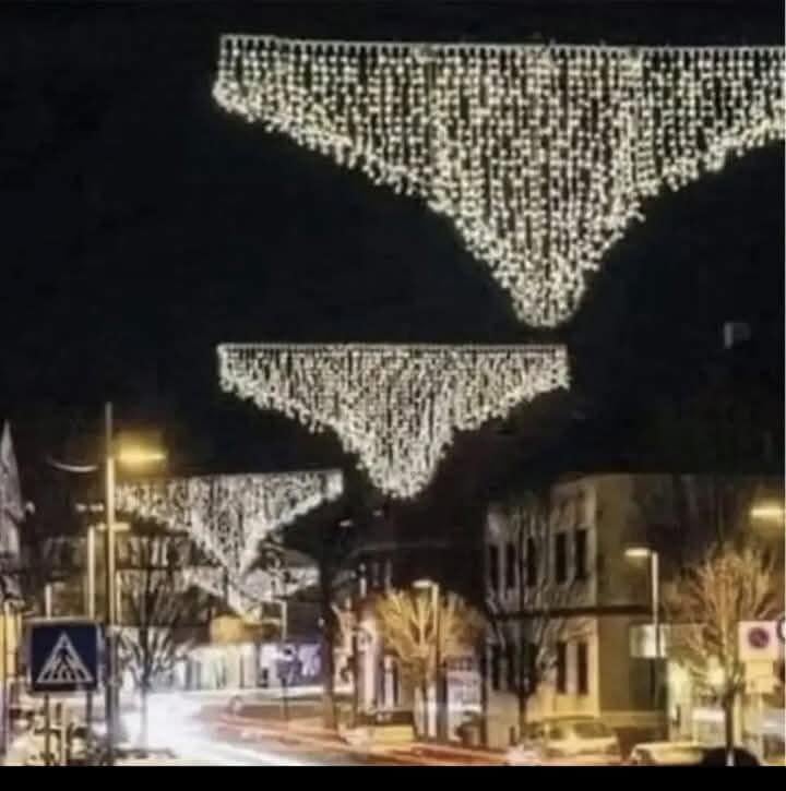 グリムベルゲンでクリスマスの雰囲気を満喫しましょう。美しい照明。