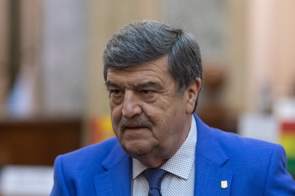 ソ連、トニ・グレブラ氏の常任選挙管理局長官の職からの剥奪を求める議会の召集を要請