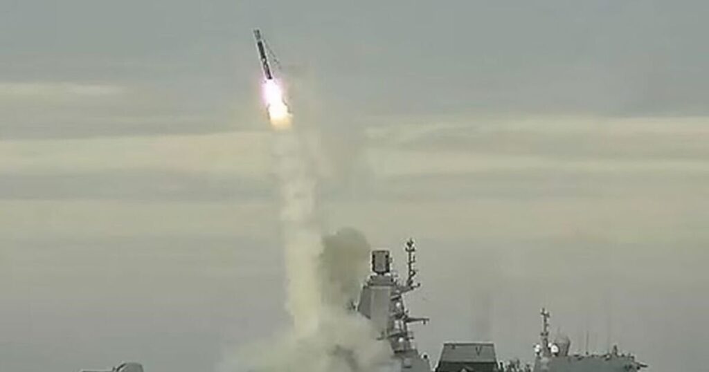 ロシア軍艦「ドイツのヘリコプターに発砲」