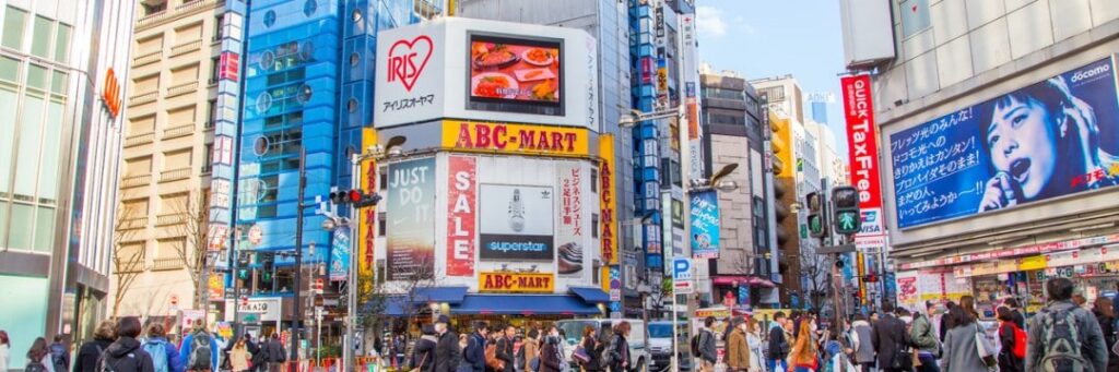 「東京は疲れる街」なのは、垂直移動や駅構内移動など鉄道を中心に出来た「歩く街」だから