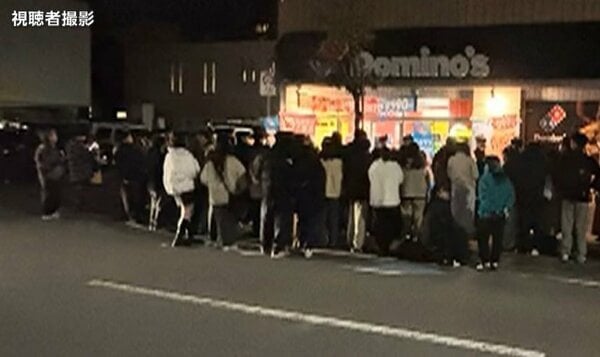 オーダーが入るもののオペレーションが間に合わず、注文通りにピザが用意できず。ピザなしクリスマスイブになるカップル続出か？
