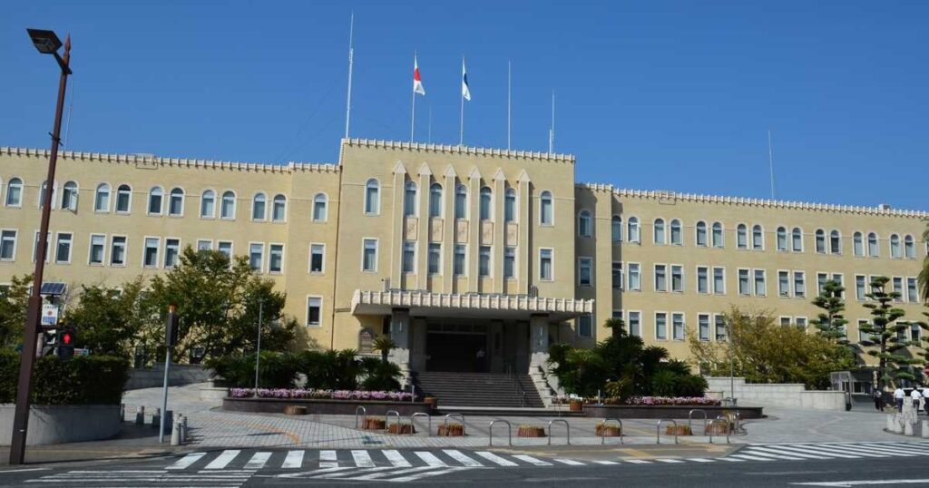 樹木を枯死させるクビアカツヤカミキリ 和歌山県内の半数自治体で被害確認