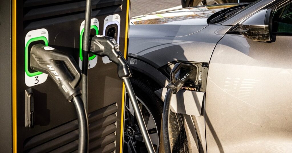 電気運転はガソリンで運転するよりかなり高価です