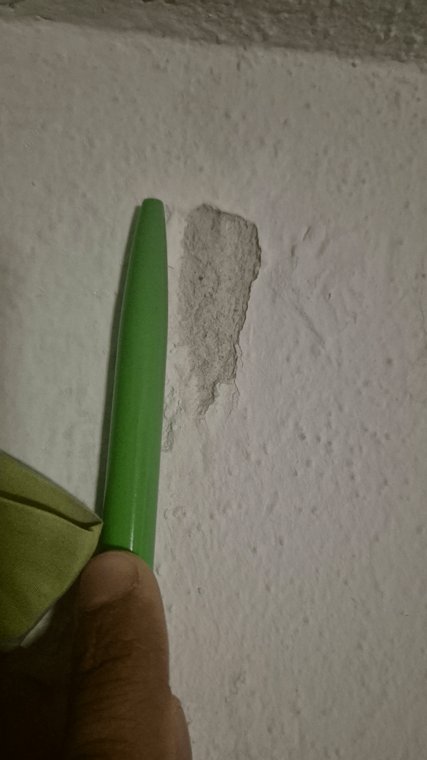 乾式壁にパッチを当てるための簡単な修正方法はどこで見つかりますか (学生 Wohnung)?