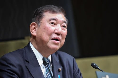 石破茂首相「普通の閣僚の何倍もしんどい。新聞を読んでも誰も褒めてくれていないし、ネットを見れば本当に悲しくなる。寝る時間もほとんどない」