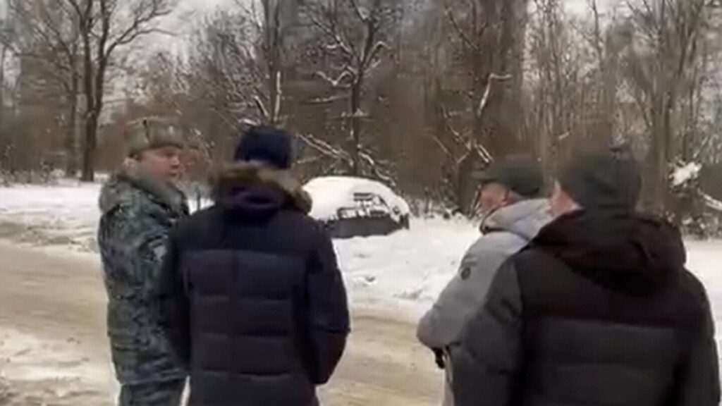 ウクライナの無人機が最前線から数百マイル離れたロシア領土の奥深くまで攻撃