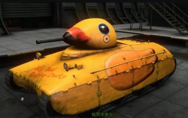🎵 今日はクリスマスイブでした、ベイビー、あひるはアヒルの戦車です！ 🎵