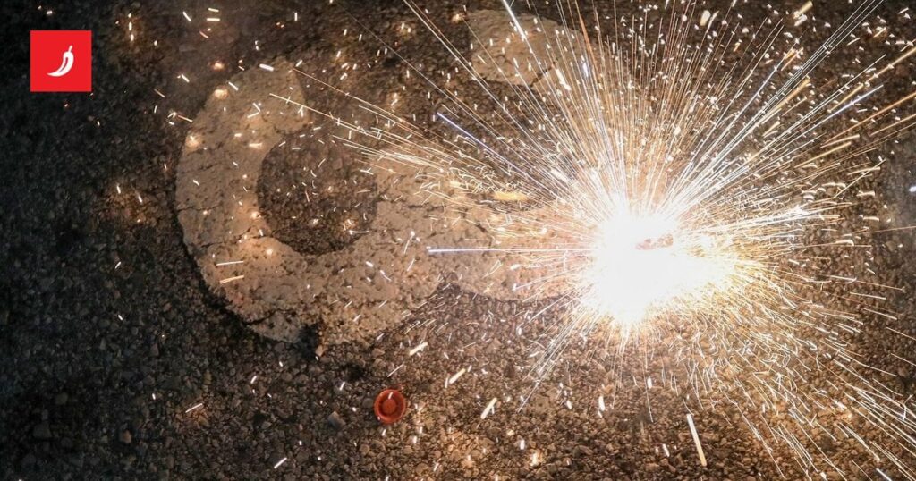 ザグレブで未成年者らが爆竹に火をつけた。手の中で爆発して重傷を負った