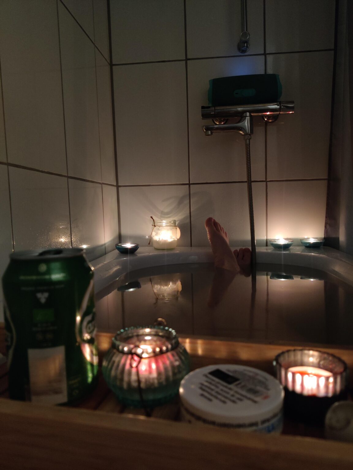 金曜日！金曜の夜を一人で過ごす予定のあなたは何をしますか？