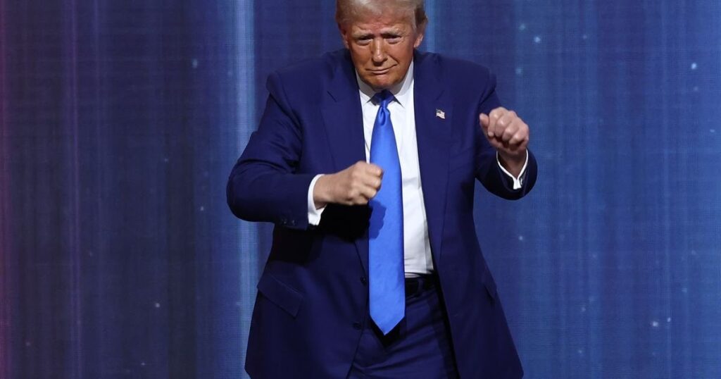 トランプ大統領、さらに430万ドルの寄付金を弁護士に送金