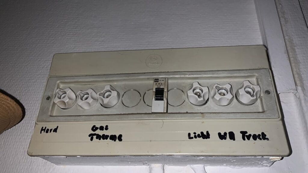 電気が消えた - 助けて!
