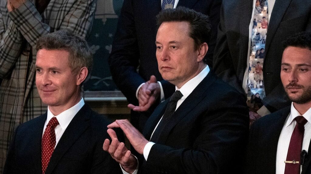 イーロン・マスク氏は多くのアメリカ人の経済的ライフラインを「削除」したいと考えている