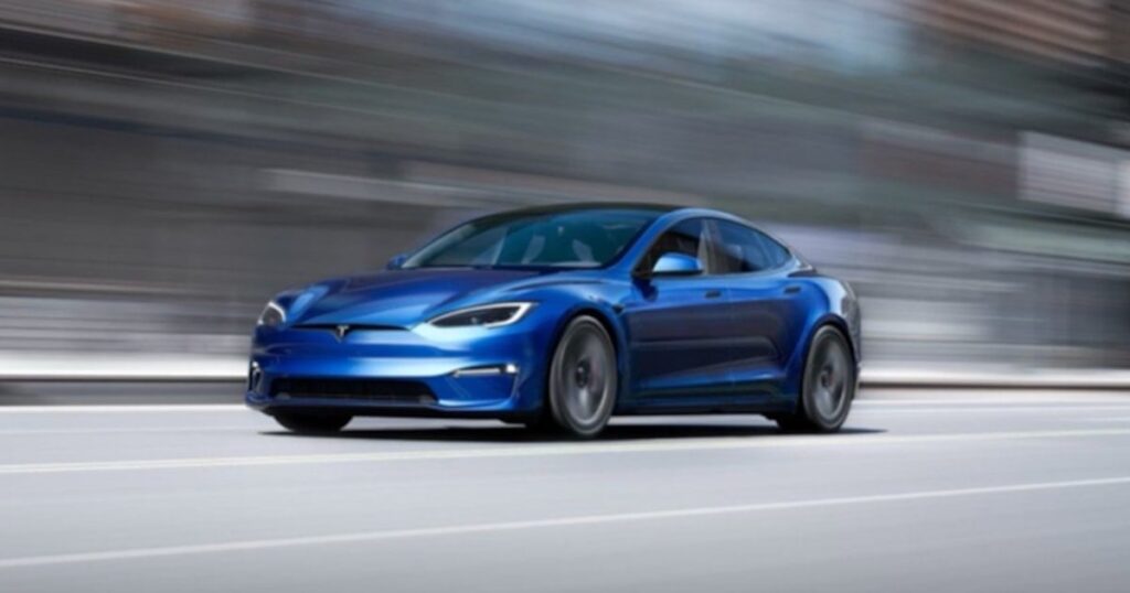 米テスラ、年末までに高級車を購入すると充電を無期限無料に - 車体価格は値上げ