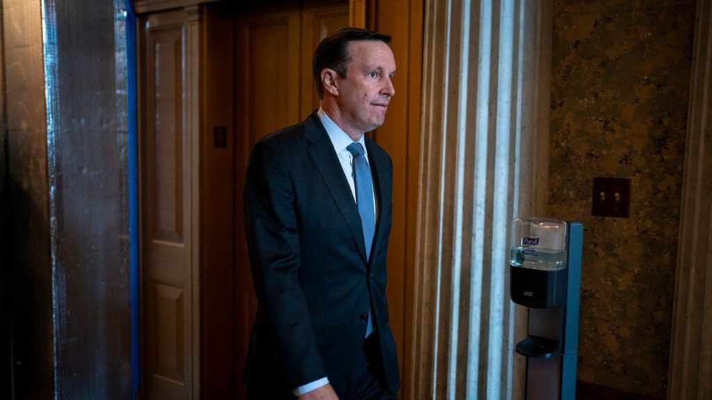 クリス・マーフィー上院議員、トランプ大統領の「民主主義を破壊する」計画を警告