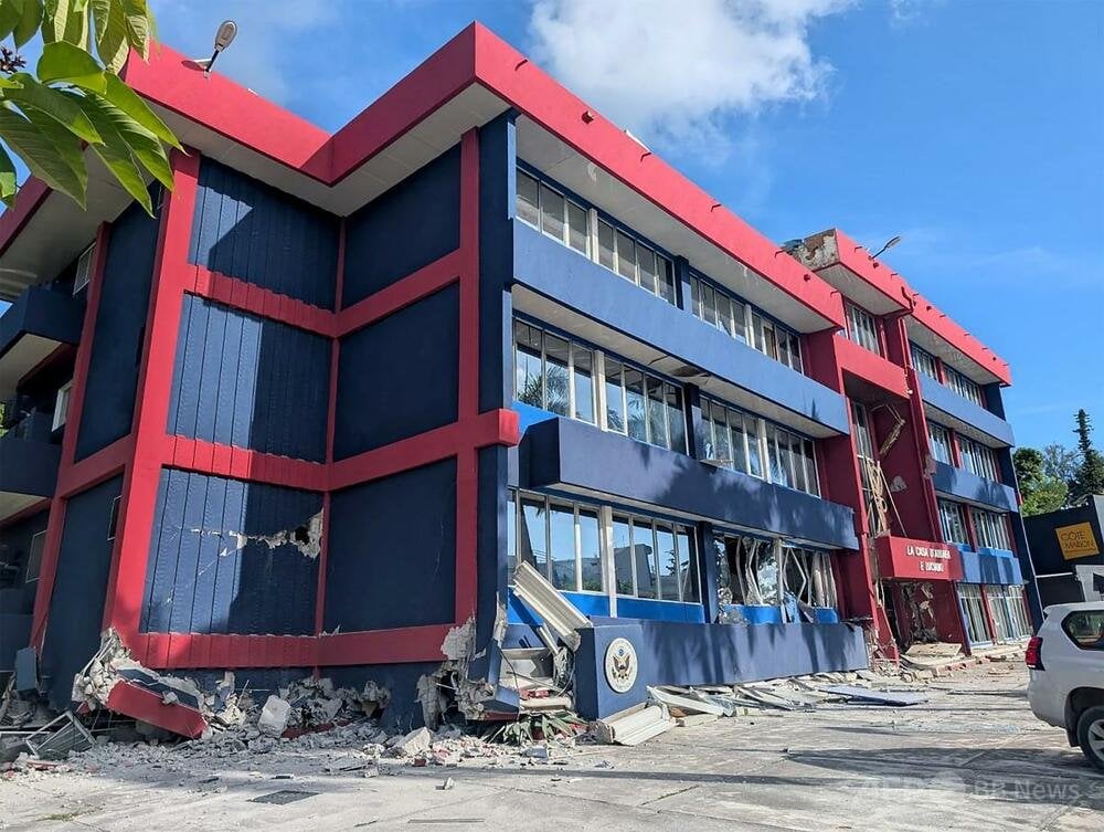 バヌアツ首都ポートビラでM7.3の大地震、市内に遺体 米大使館入るビルなど倒壊