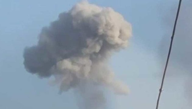 衛星画像はロシアのノボシャフチンスク製油所に対する無人機攻撃の余波を示す