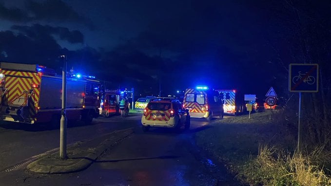 フランス北部の移民キャンプで銃撃で5人死亡 犠牲者には警備員2人も含まれる - THE STEP