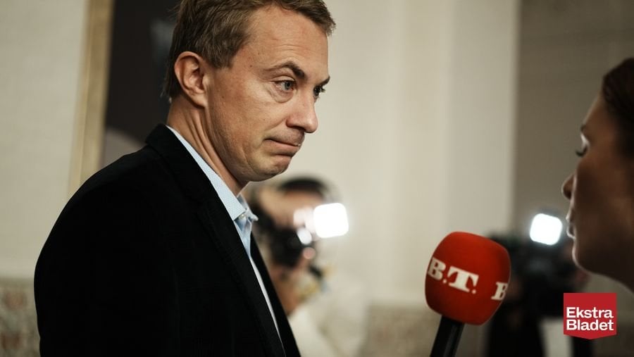 パーティー好きを止める：物議を醸す提案を持つ議長。フォルケティングではパーティーホッパーで溢れています。そこで、デンマーク人民党のモルテン・メッサーシュミット氏は、デンマーク議会の上層委員会に異例の質問をした。