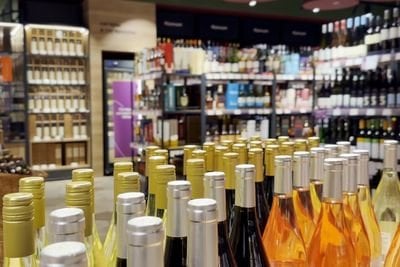スティーブン・ドネリー保健大臣は2025年予算で1パイントの価格を20セントにすることを望んでいたが、提案は拒否された