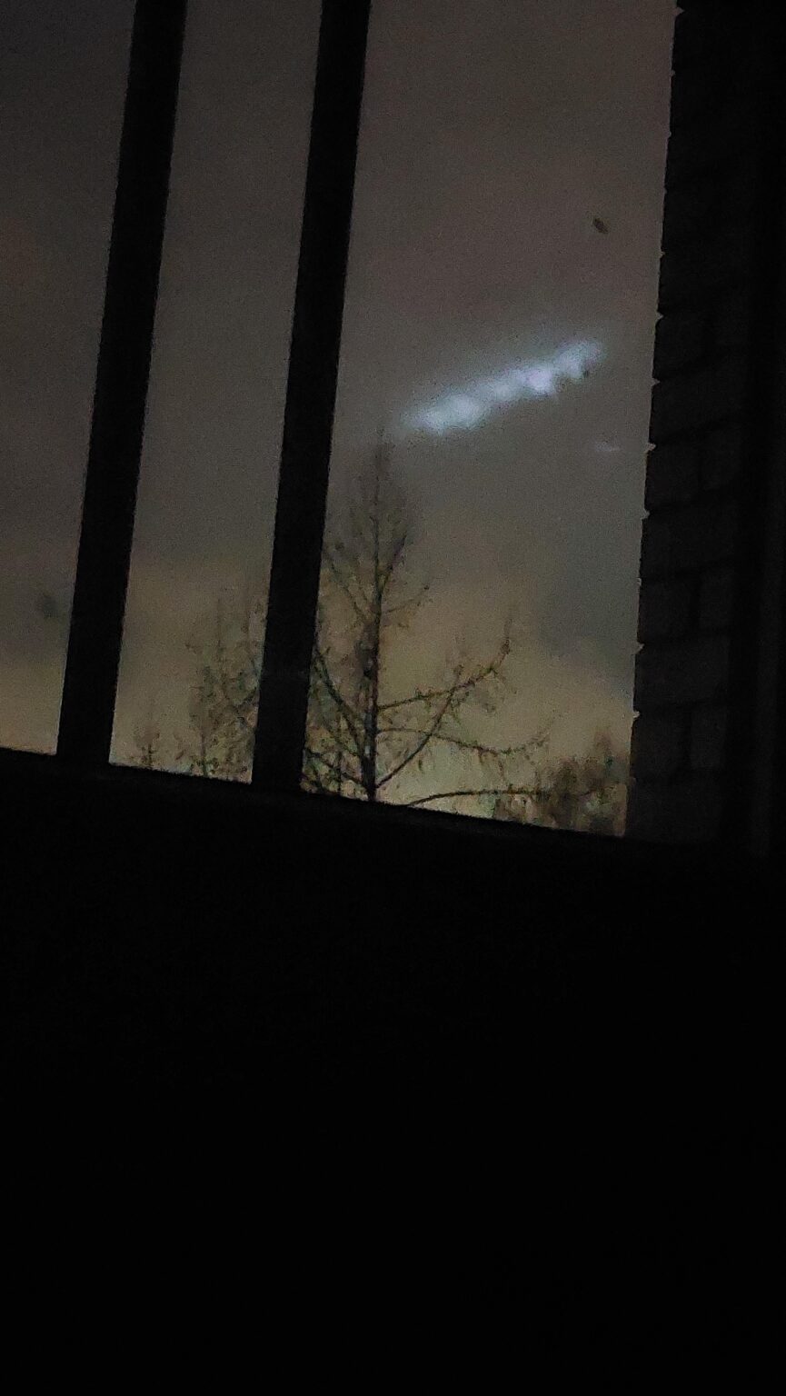 アメリカか何かからUFOがやって来た
