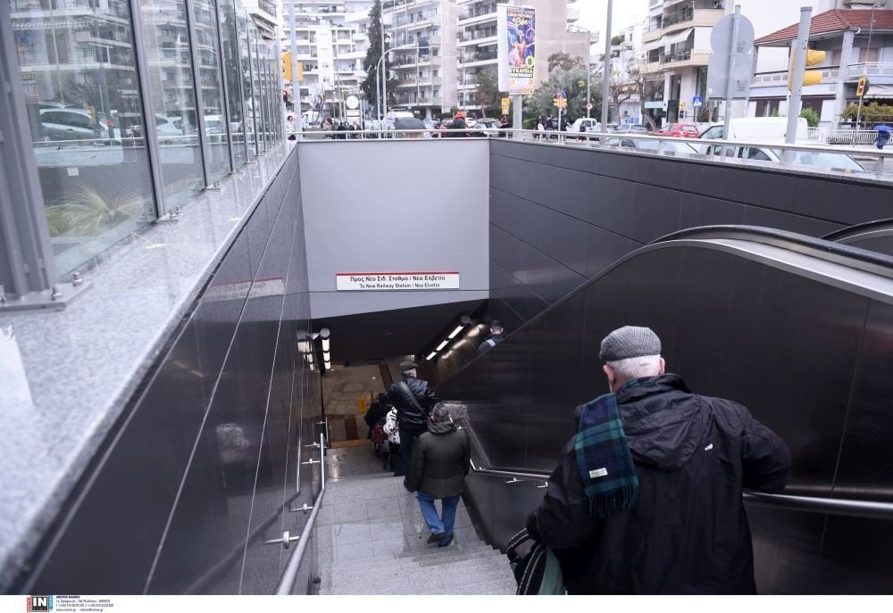 テッサロニキの地下鉄7駅でエレベーターが停止中