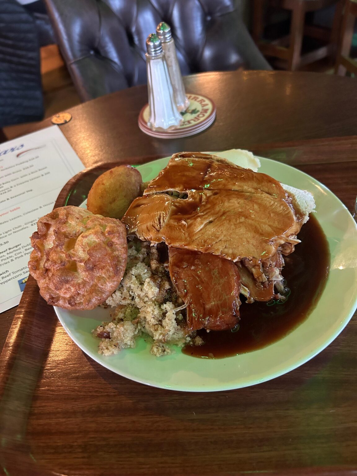 今日は2時間のハイキングに行き、その後ひどい肉を食べました。シェアしようと思った