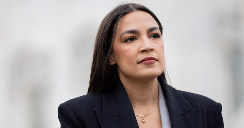 AOCが主要委員の座を失った後、進歩派は武装する | MSNBCのジョイ・リード氏は、「現時点では民主党のやることはほとんど意味がない」と書いた。
