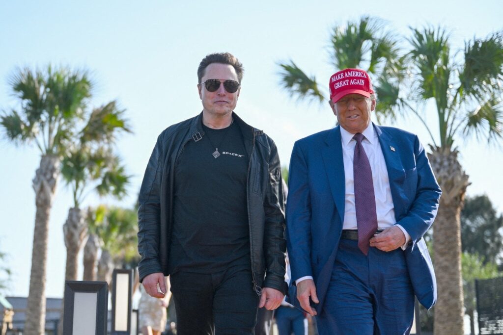 マスクとMAGA陣営の極右キャラクターたちは互いに恋に落ちた（驚くべき）