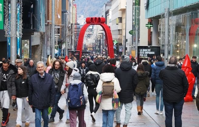 本日 - 2024 年 12 月 19 日にはさらに多くのアイテムがあります。私が見つけたすべての見出しは次のとおりです...
