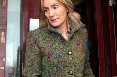 殺人犯ヘイゼル・スチュワート – 歯科医の恋人との二重殺人で有罪判決 – 新たな減刑を目指す：「彼女も被害者だった」