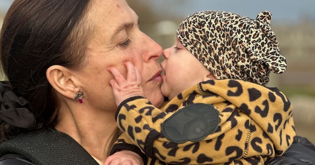 アンナさん（58歳）は子宮を守るため、中国での出産を選択した