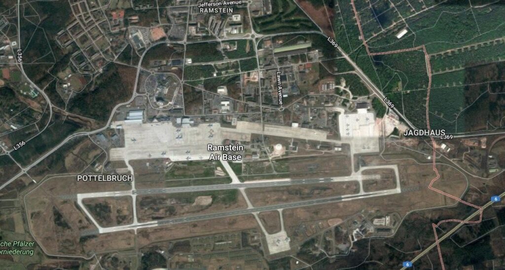 ラムシュタイン空軍基地上空で正体不明のドローンを発見