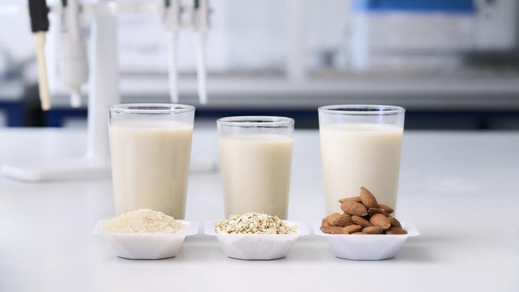 牛乳は植物ベースの飲み物より健康的であることが研究で判明