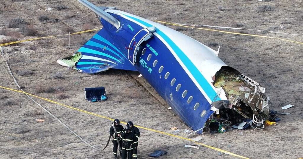 ロシア軍のミサイル誤射説も浮上 カザフスタンの旅客機墜落、死者は38人に