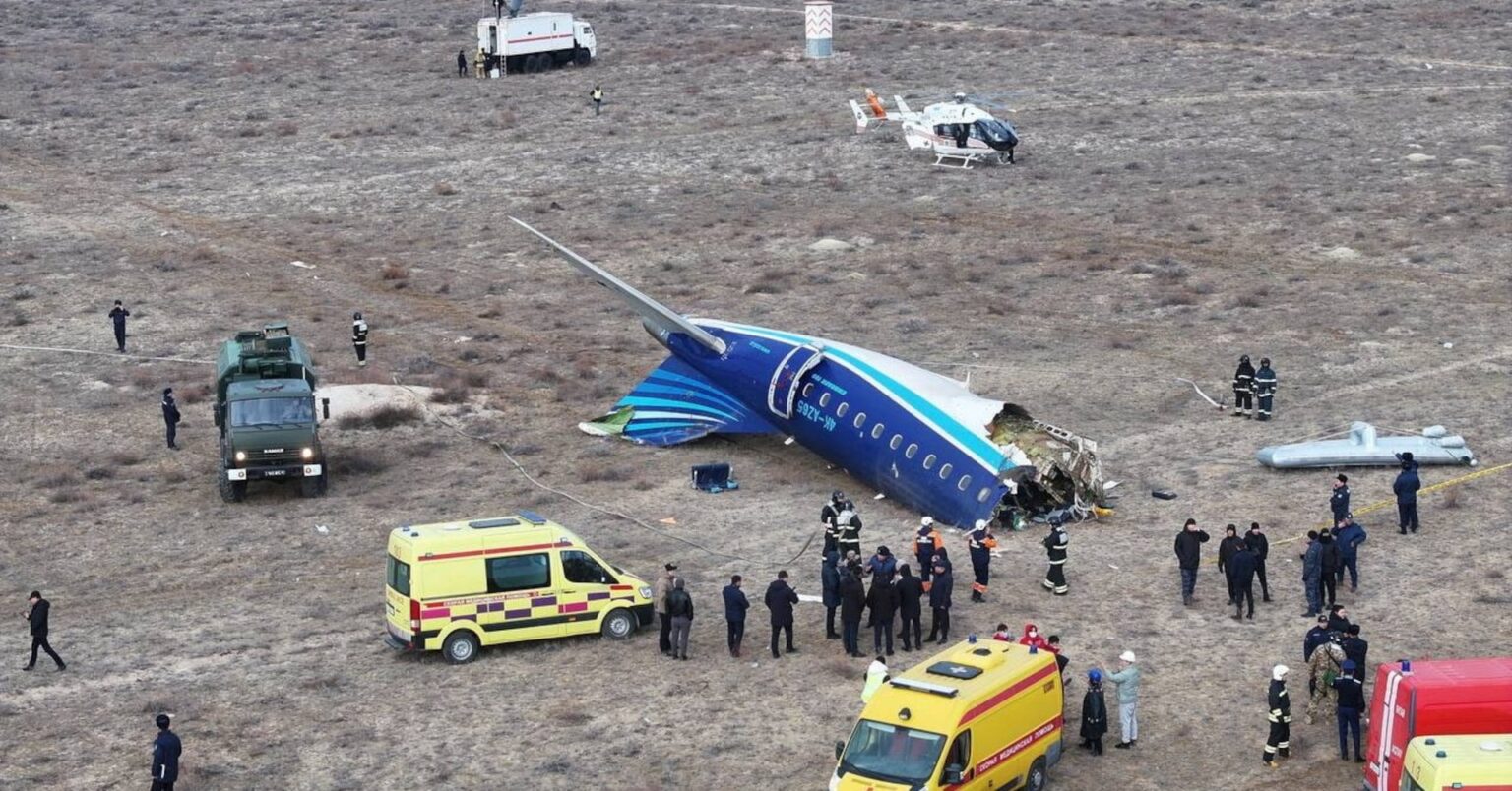 カザフスタンで旅客機墜落、67人搭乗 28人生存