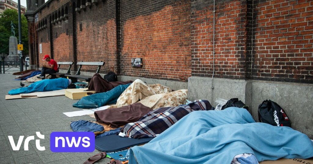 1月末まで寒いブリュッセルで亡命を求める独身男性：「クリスマスに私たちが広めた暖かさは明らかに移民向けではない」