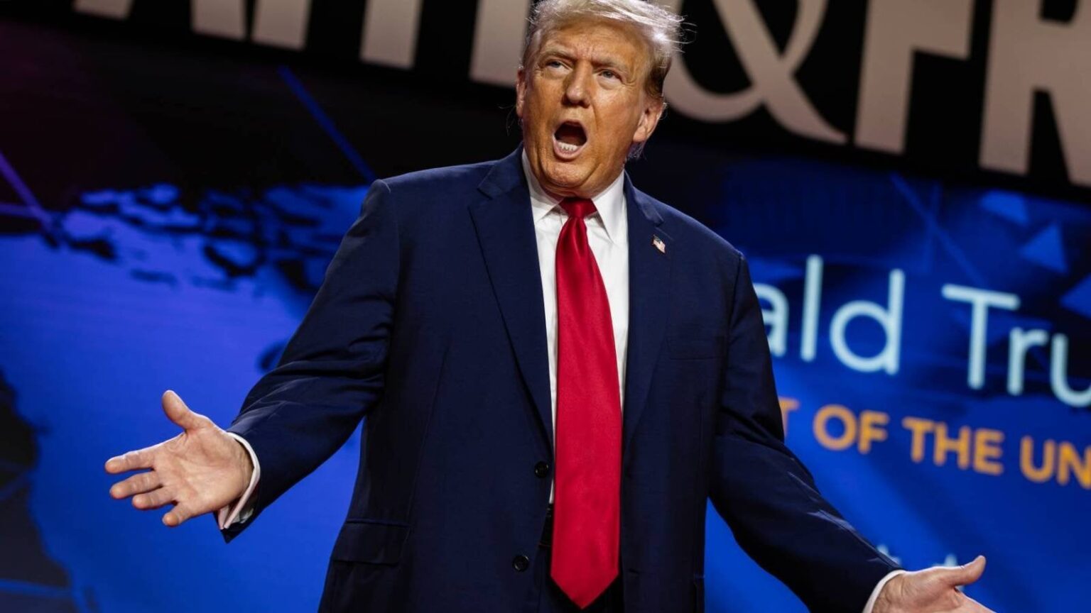 トランプ大統領、最高裁判所にTikTokの「保存」を許可するよう嘆願次期大統領は今月初めにマール・ア・ラーゴでTikTok CEOのショウ・ジー・チュー氏と会談したと伝えられている